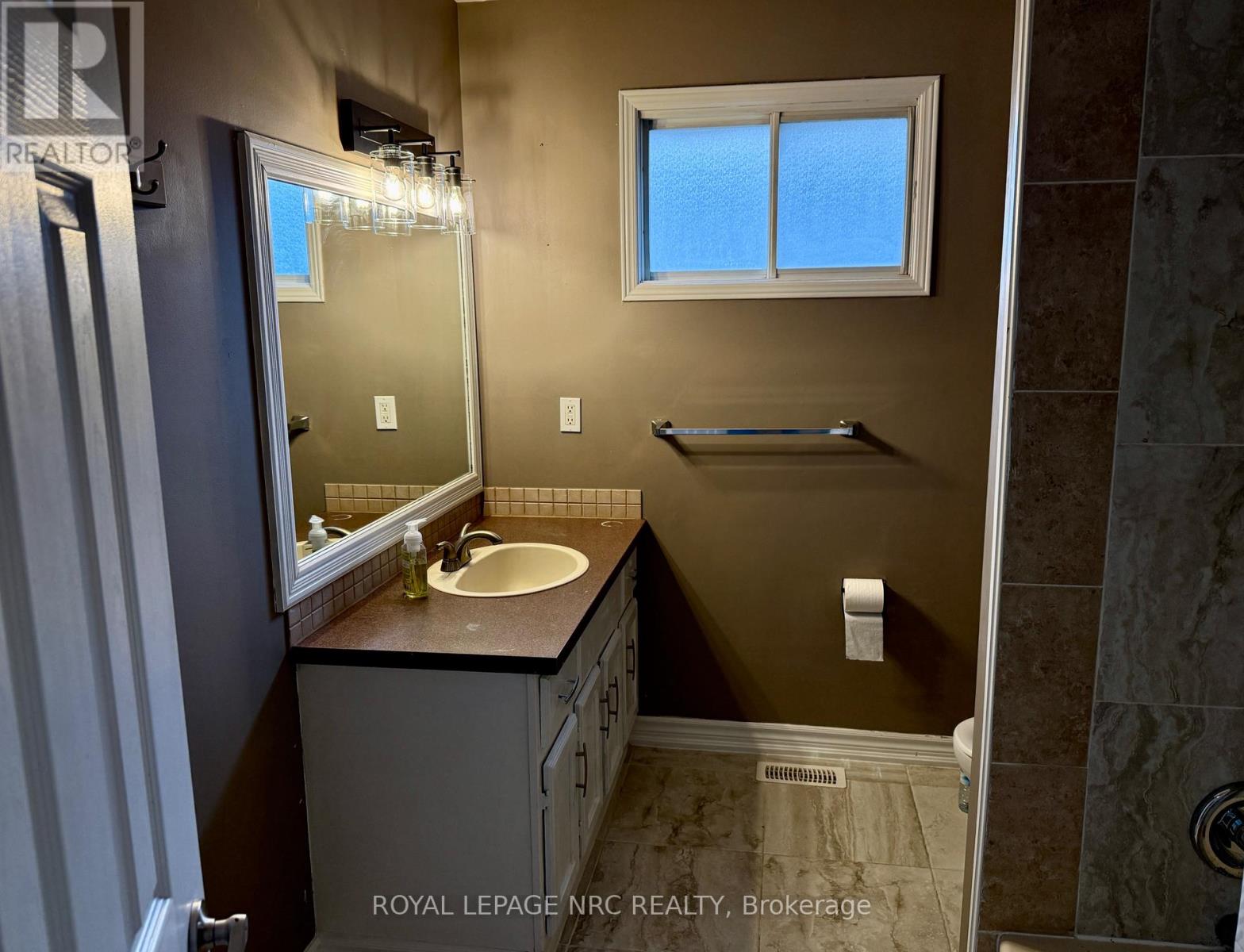 22 Ravine Road, St. Catharines, Ontario  L2P 3A7 - Photo 6 - X13742652