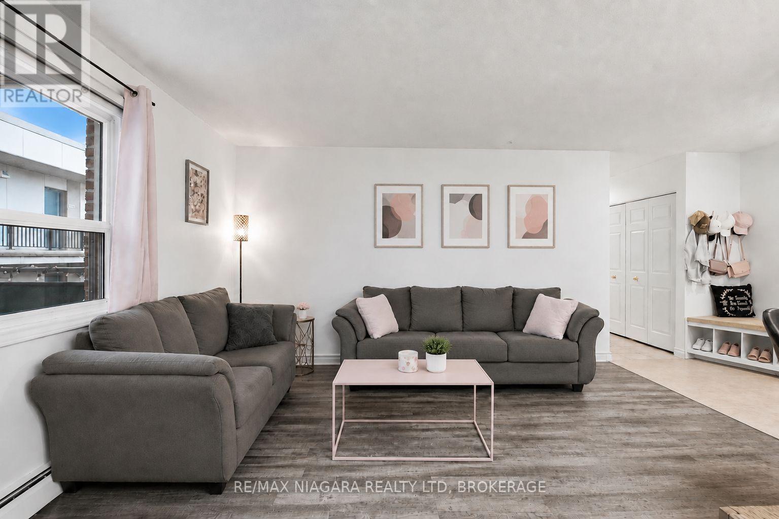 308 - 264 Oakdale Avenue, St. Catharines, Ontario  L2P 2K4 - Photo 3 - X13743472
