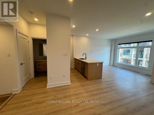 31 - 292 Vine Street, St. Catharines, Ontario  L2M 0E1 - Photo 3 - X13743530