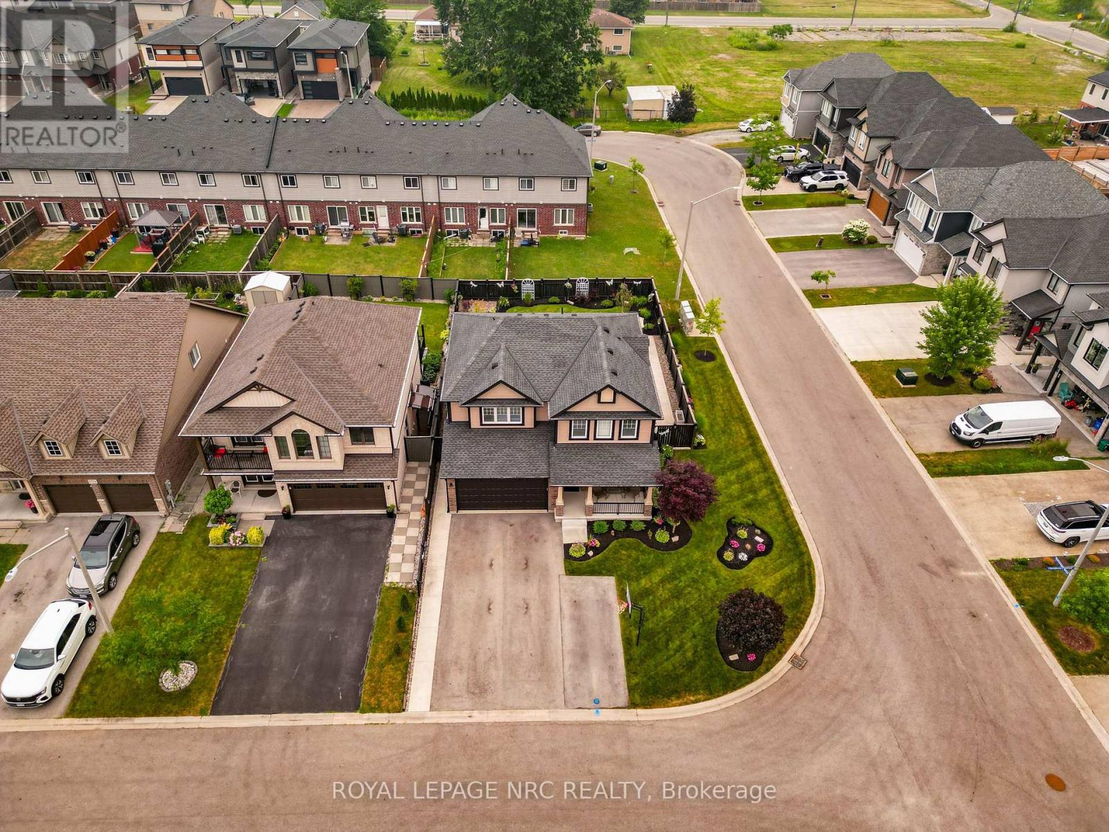 7794 Clendenning Street, Niagara Falls, Ontario  L2G 0H2 - Photo 2 - X13743986