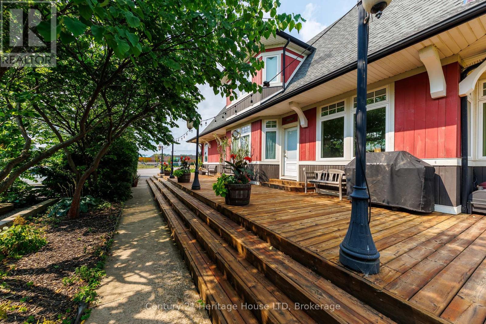 134 Albany Street, Fort Erie, Ontario  L2A 1L6 - Photo 5 - X13744158