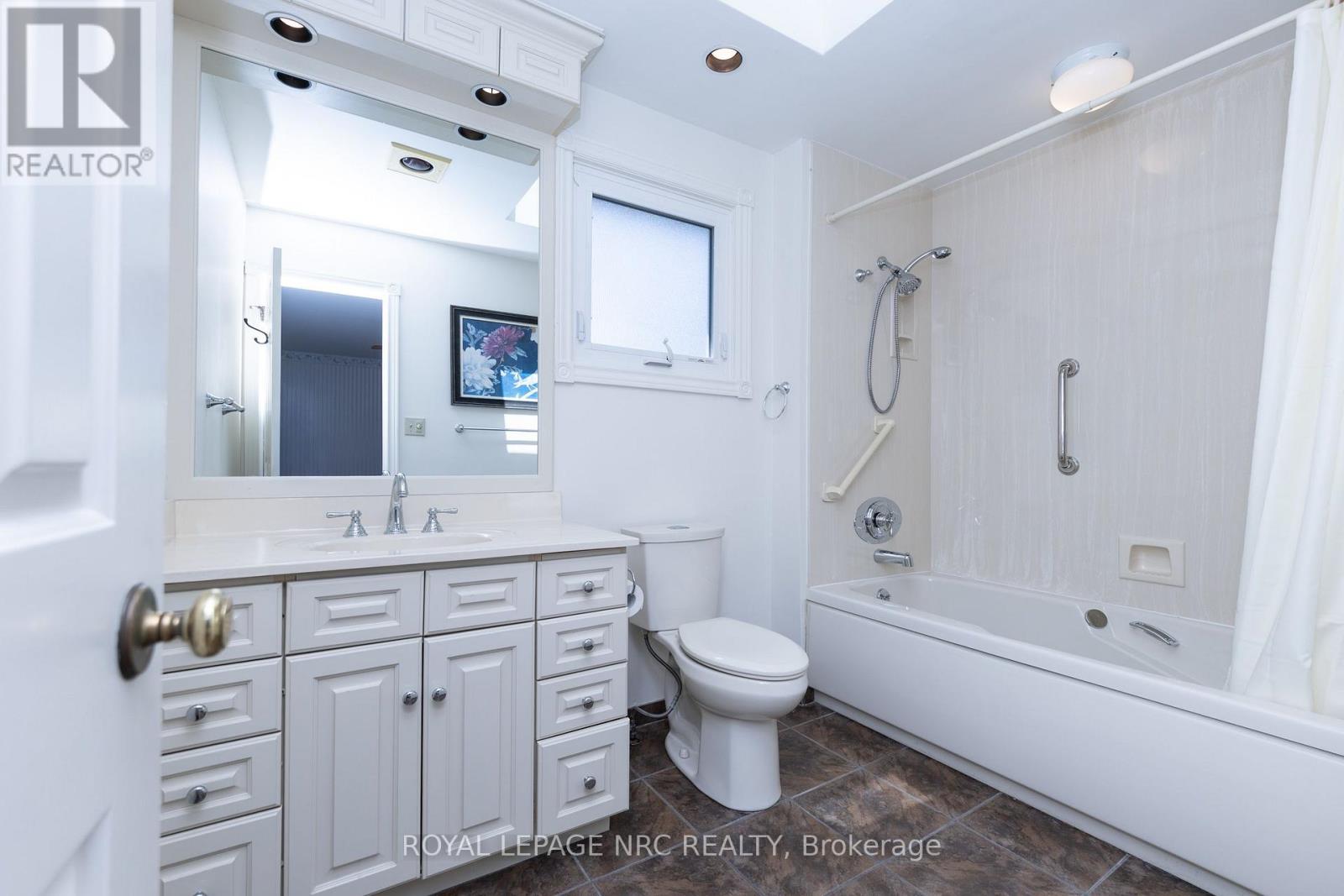 35 Garrison Village Drive, Niagara-On-The-Lake, Ontario  L0S 1J0 - Photo 13 - X13744348