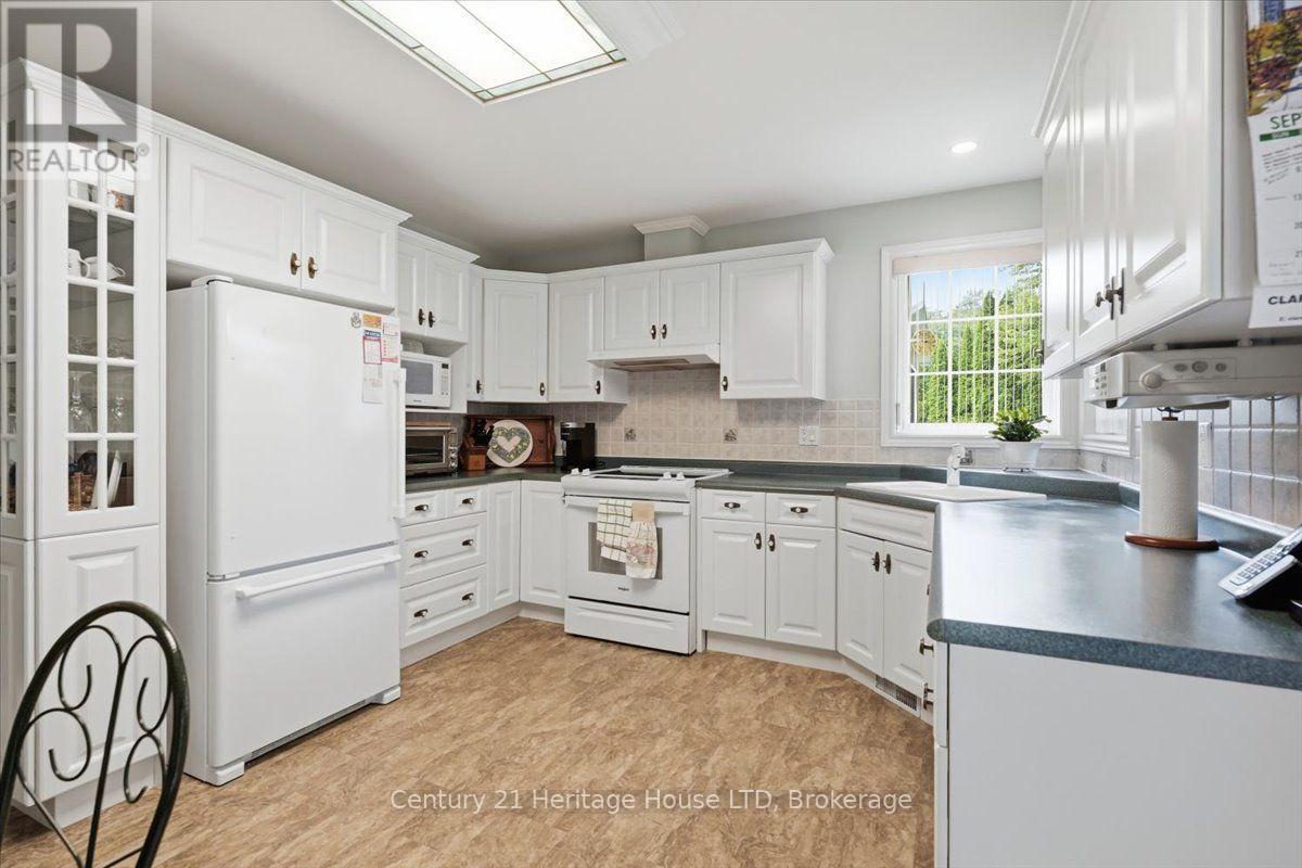 17 Oakridge Boulevard, Pelham, Ontario  L0S 1E5 - Photo 14 - X13744724