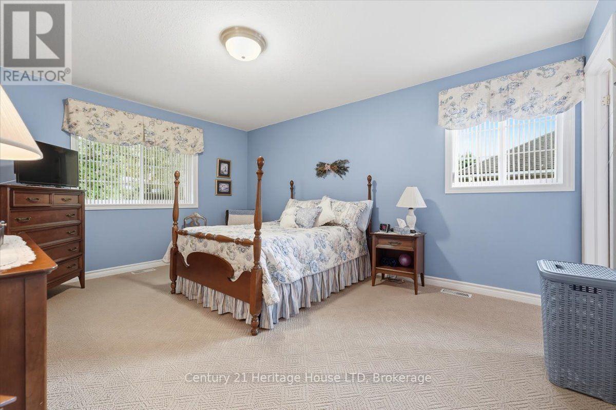 17 Oakridge Boulevard, Pelham, Ontario  L0S 1E5 - Photo 18 - X13744724