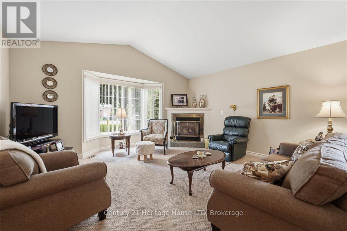 17 Oakridge Boulevard, Pelham, Ontario  L0S 1E5 - Photo 7 - X13744724