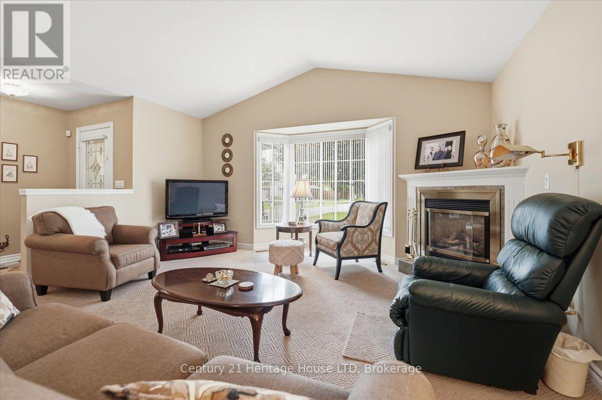 17 Oakridge Boulevard, Pelham, Ontario  L0S 1E5 - Photo 8 - X13744724
