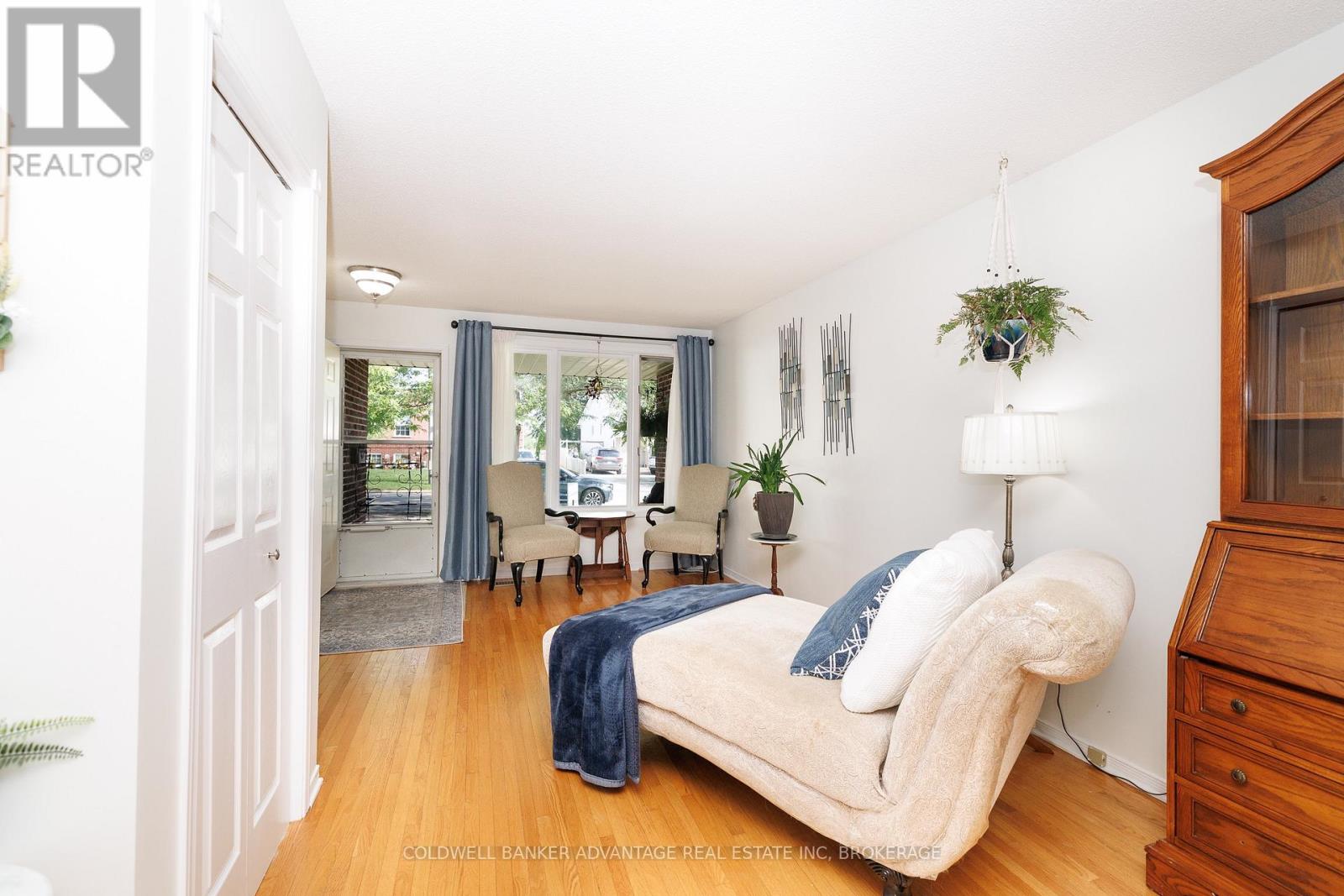 11 Woodland Drive, Welland, Ontario  L3C 7C9 - Photo 3 - X13744810