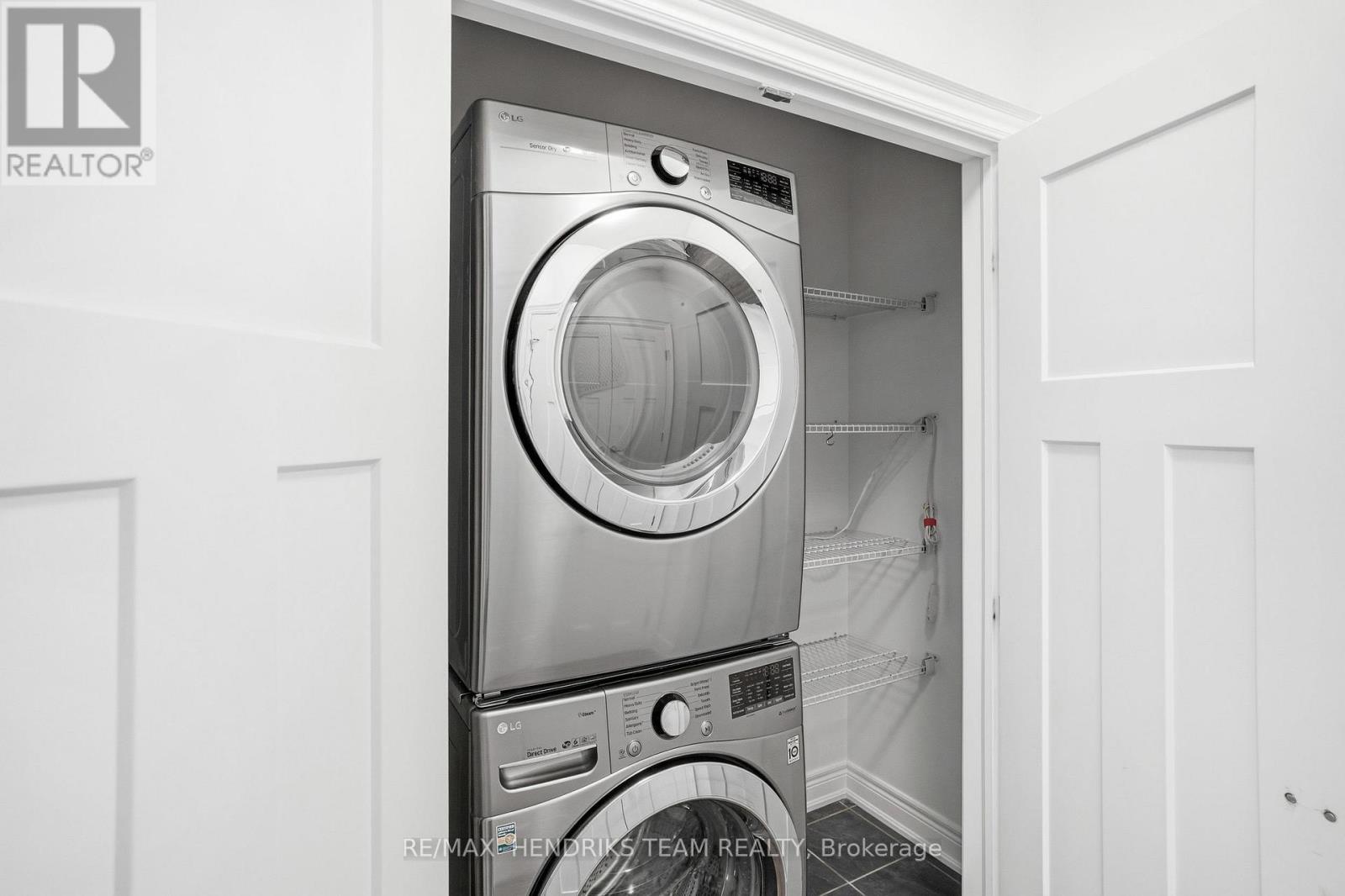 13 Turbinia Court, Grimsby, Ontario  L3M 0H8 - Photo 8 - X13744896