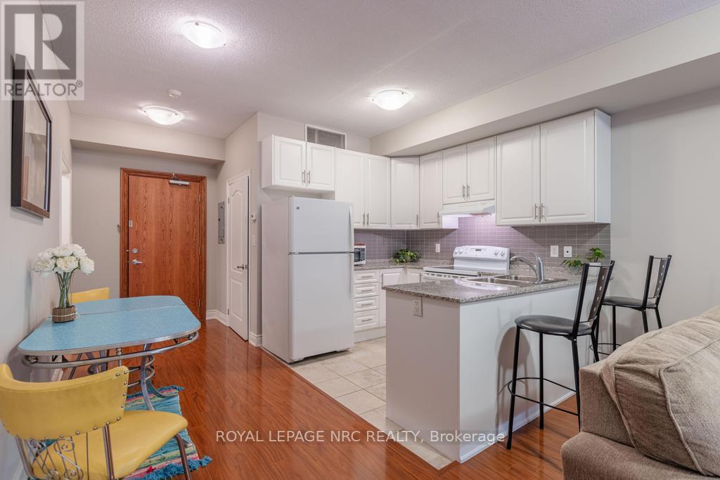 220 - 8111 Forest Glen Drive, Niagara Falls, Ontario  L2H 2Y7 - Photo 5 - X13745438