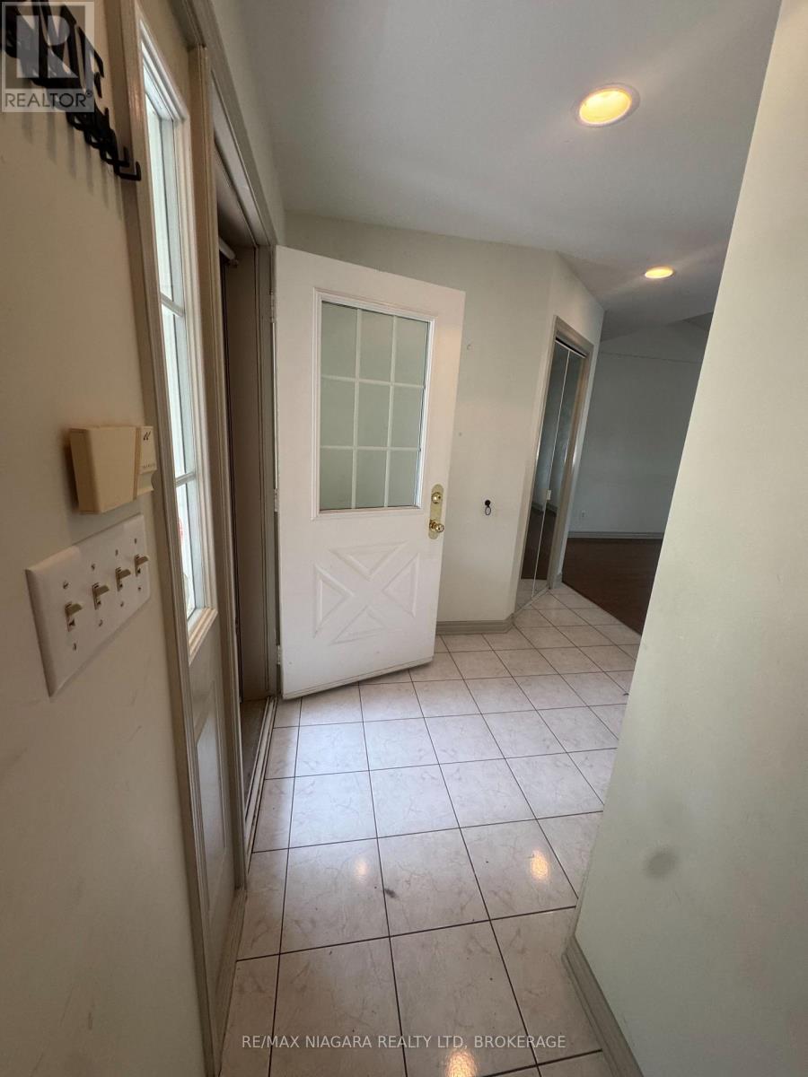 72 Ridge Road S, Fort Erie, Ontario  L0S 1B0 - Photo 3 - X13745666