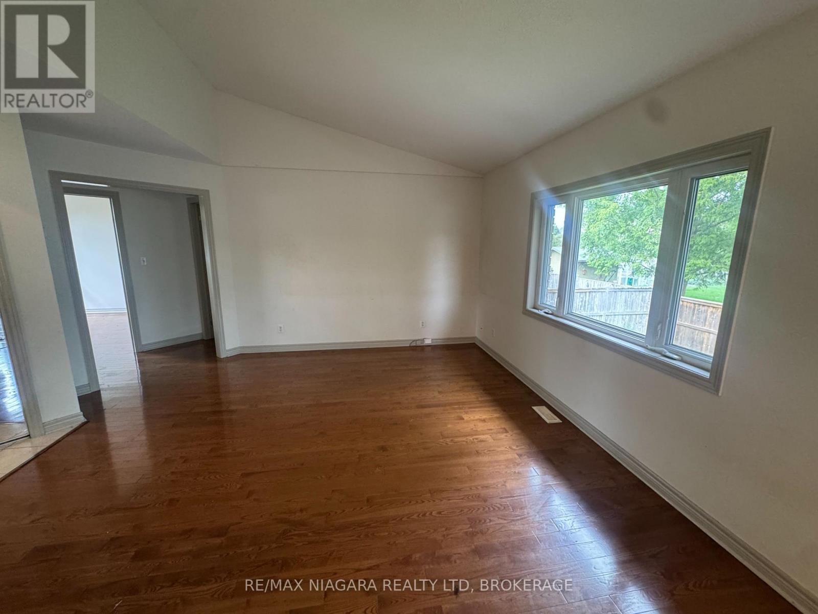 72 Ridge Road S, Fort Erie, Ontario  L0S 1B0 - Photo 4 - X13745666
