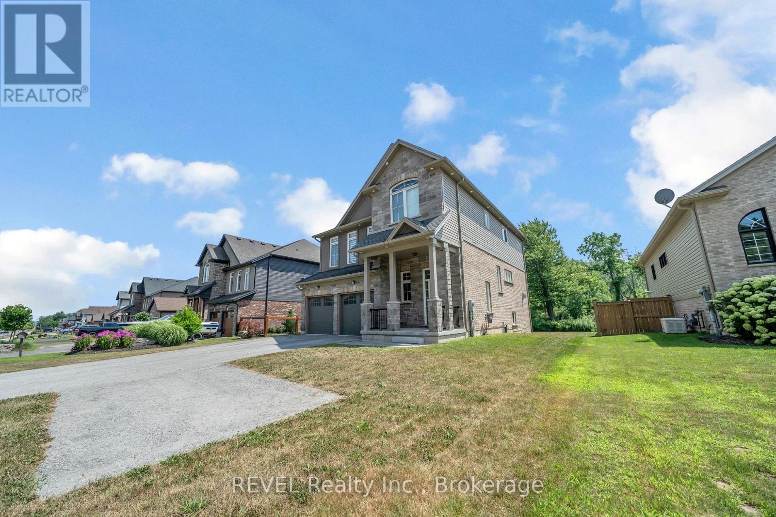 3547 Dominion Road, Fort Erie, Ontario  L0S 1N0 - Photo 2 - X13745672