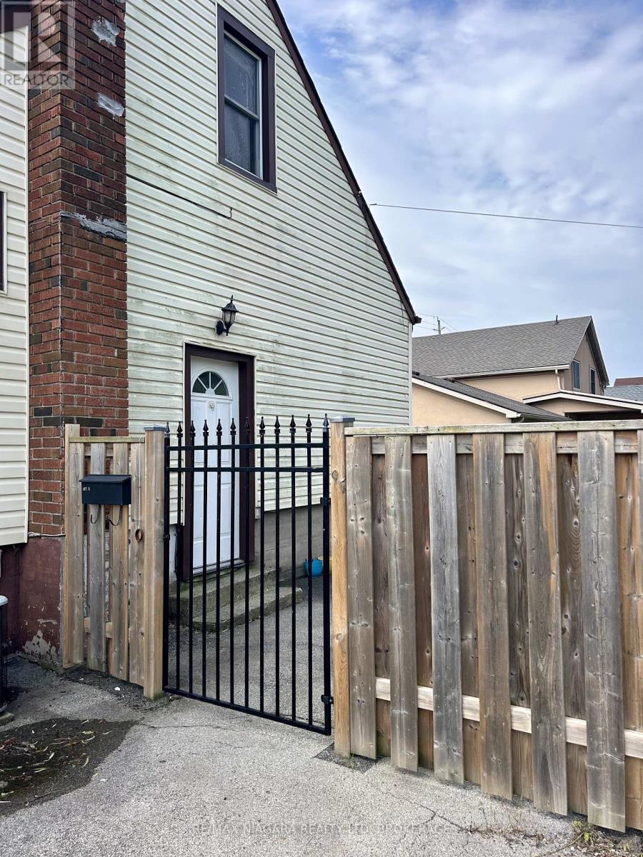 130 Killaly Street E, Port Colborne, Ontario  L3K 1N6 - Photo 9 - X13745678