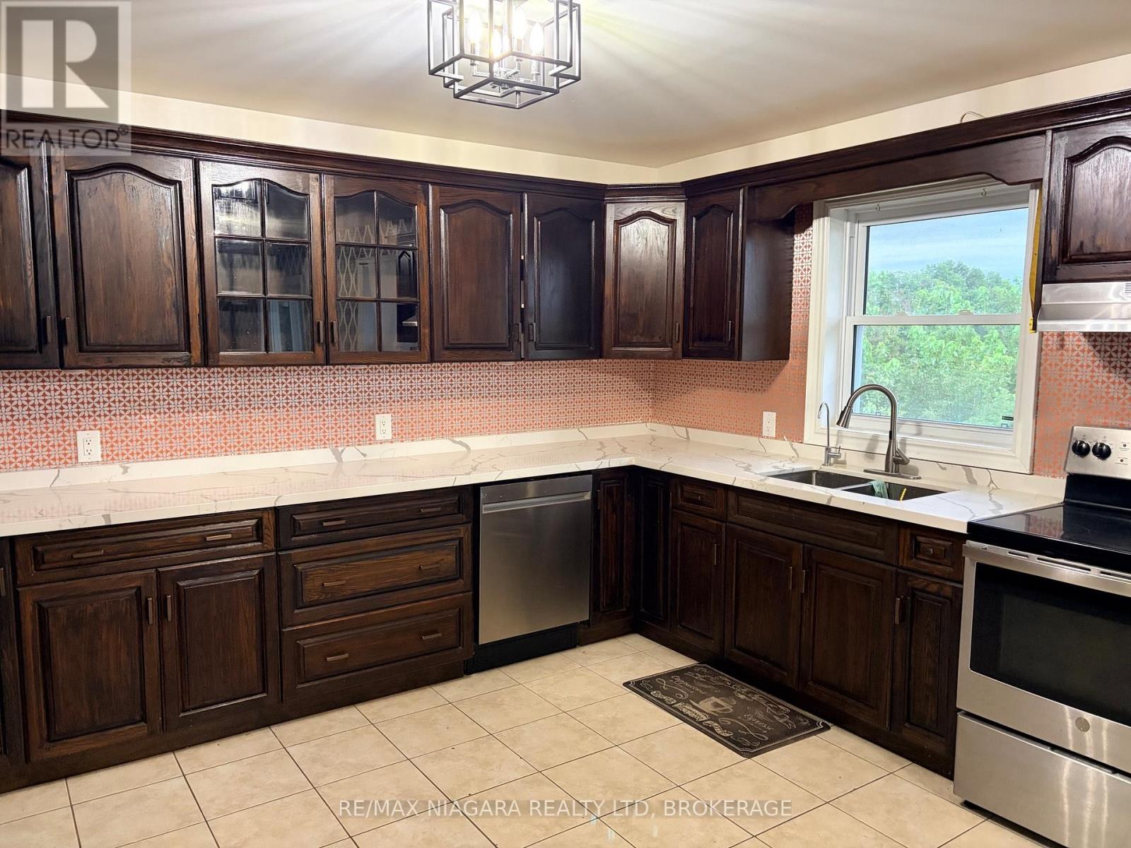 Upper - 1010 Foss Road, Pelham, Ontario  L0S 1C0 - Photo 18 - X13746586