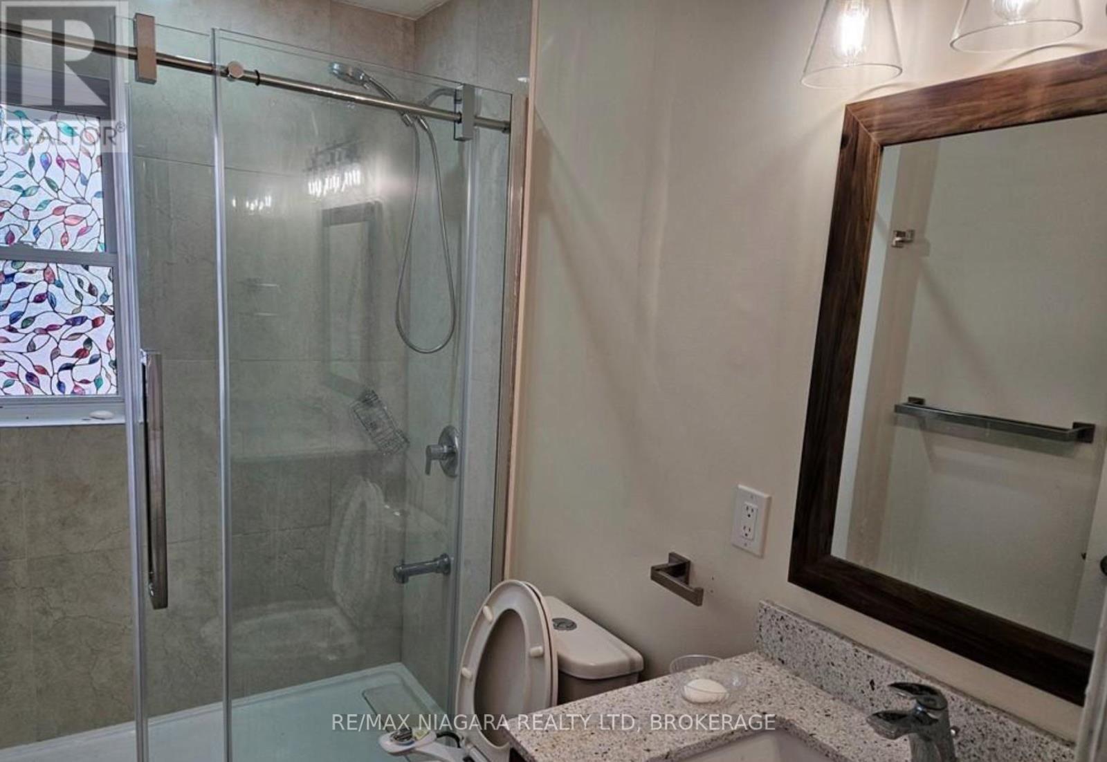 Upper - 1010 Foss Road, Pelham, Ontario  L0S 1C0 - Photo 2 - X13746586