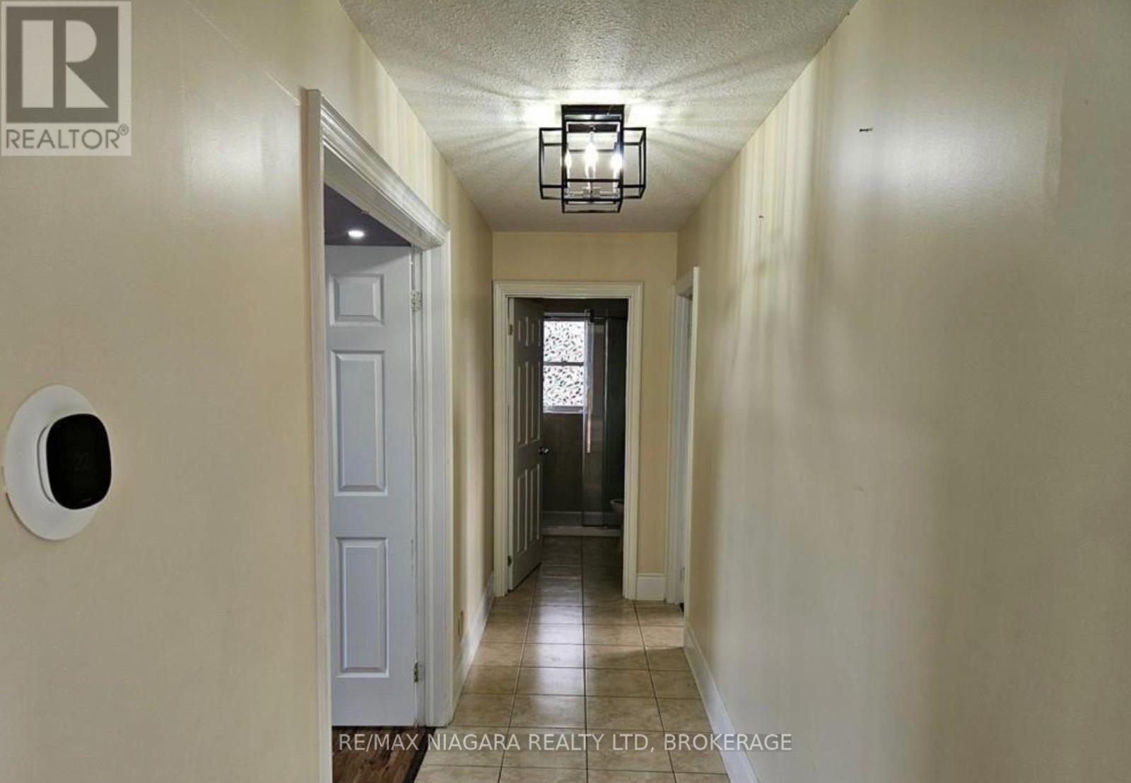Upper - 1010 Foss Road, Pelham, Ontario  L0S 1C0 - Photo 6 - X13746586