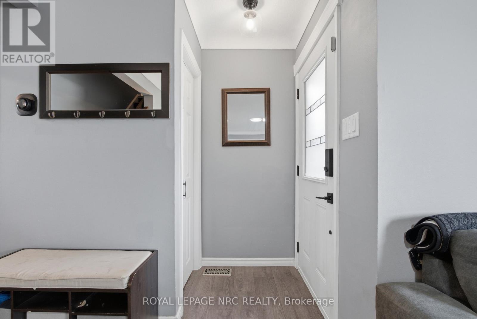 8458 Willoughby Drive, Niagara Falls, Ontario  L2G 6X5 - Photo 4 - X13748180