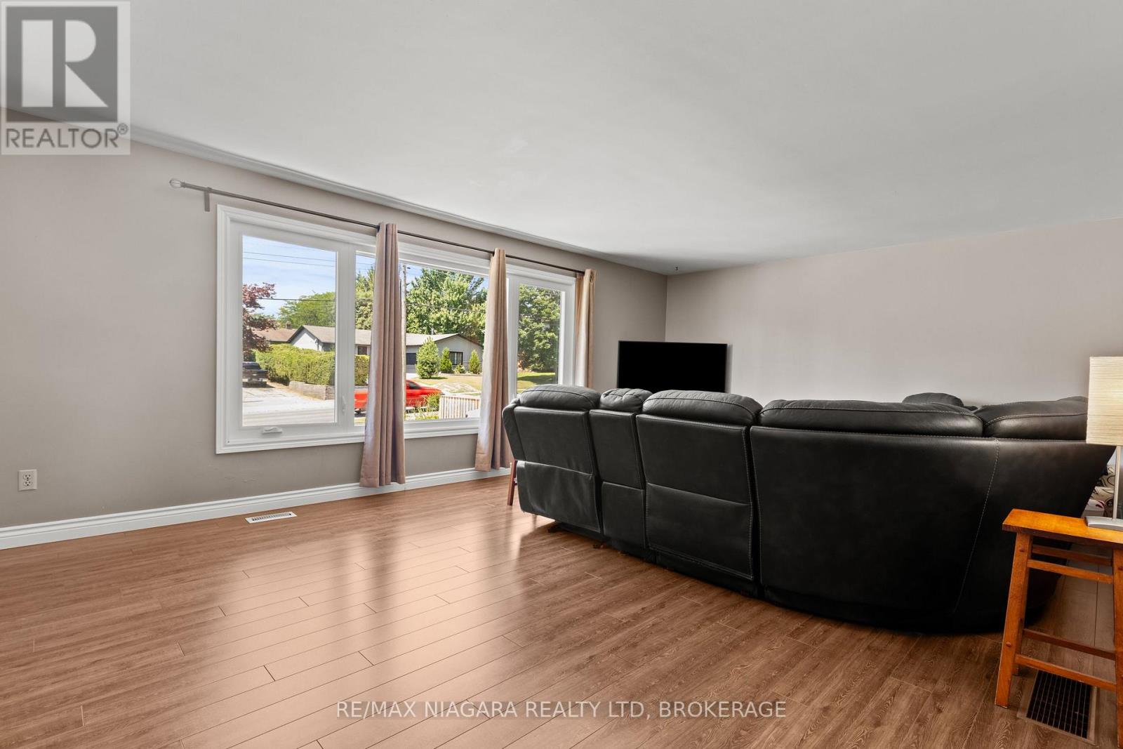 1161 Haist Street, Pelham, Ontario  L0S 1E2 - Photo 9 - X13749322