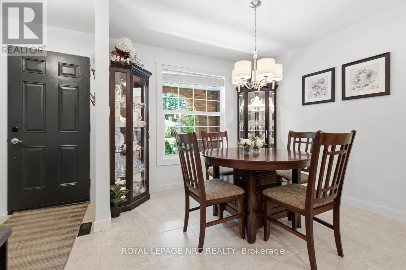 37 Spruceside Crescent, Pelham, Ontario  L3E 0G1 - Photo 10 - X13749364