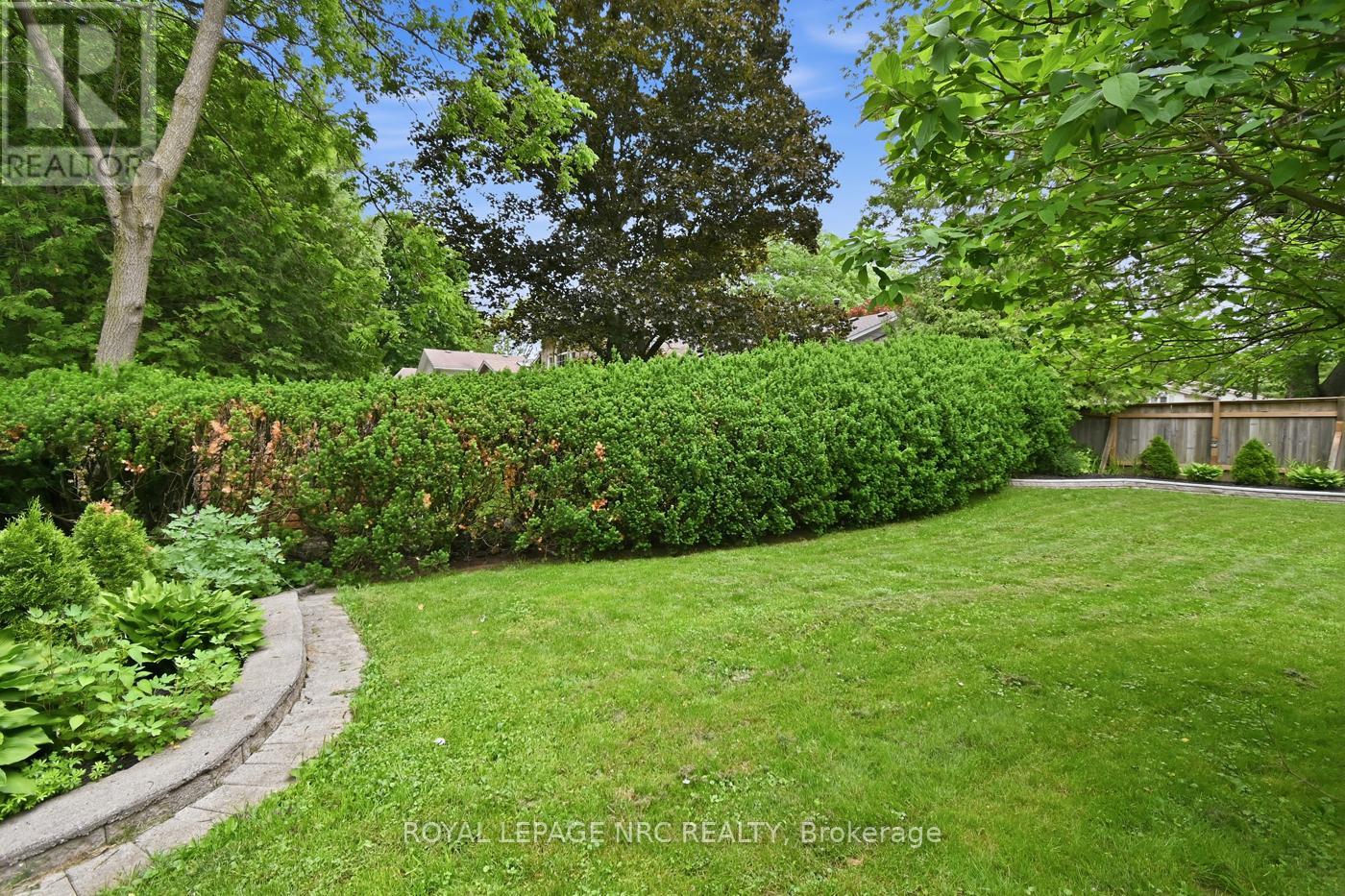 37 Spruceside Crescent, Pelham, Ontario  L3E 0G1 - Photo 34 - X13749364