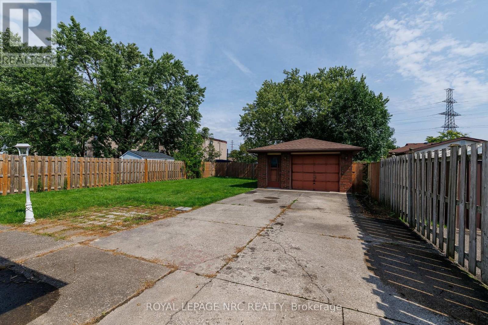 15 Memorial Park Drive, Welland, Ontario  L3B 1A5 - Photo 9 - X13749936