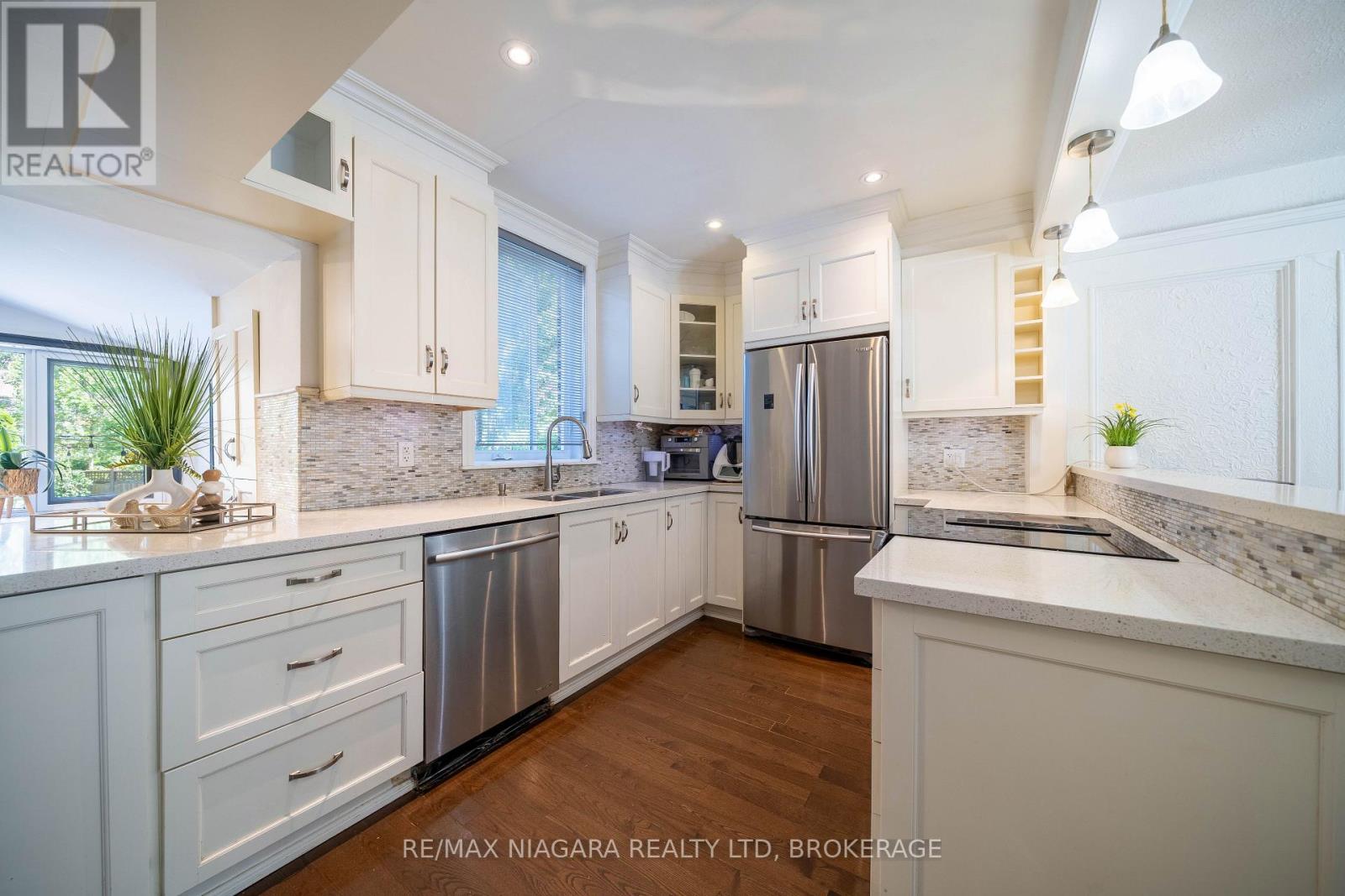 38 Yonge Boulevard, Toronto, Ontario  M5M 3G5 - Photo 19 - C13750476