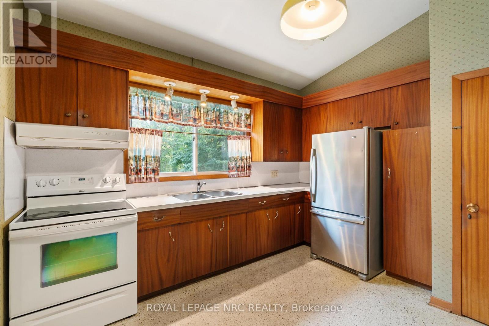 21 Parklane Crescent, St. Catharines, Ontario  L2T 3T9 - Photo 12 - X13752390