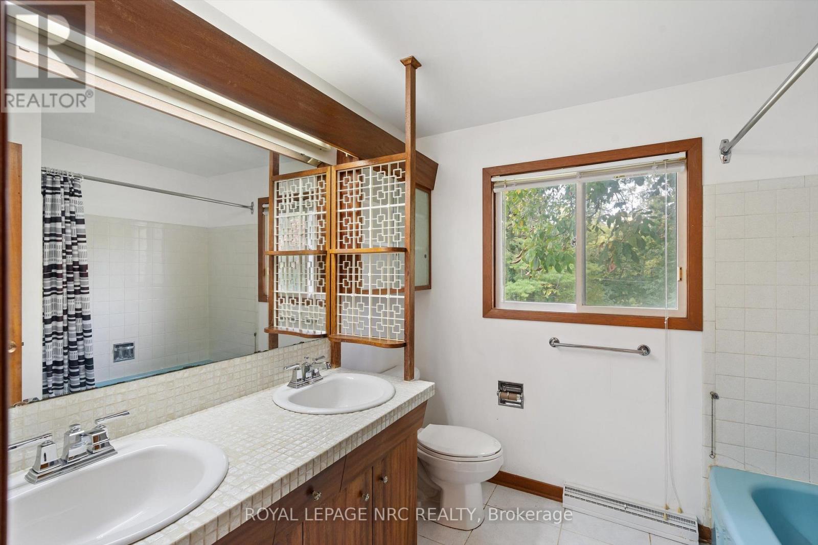 21 Parklane Crescent, St. Catharines, Ontario  L2T 3T9 - Photo 15 - X13752390