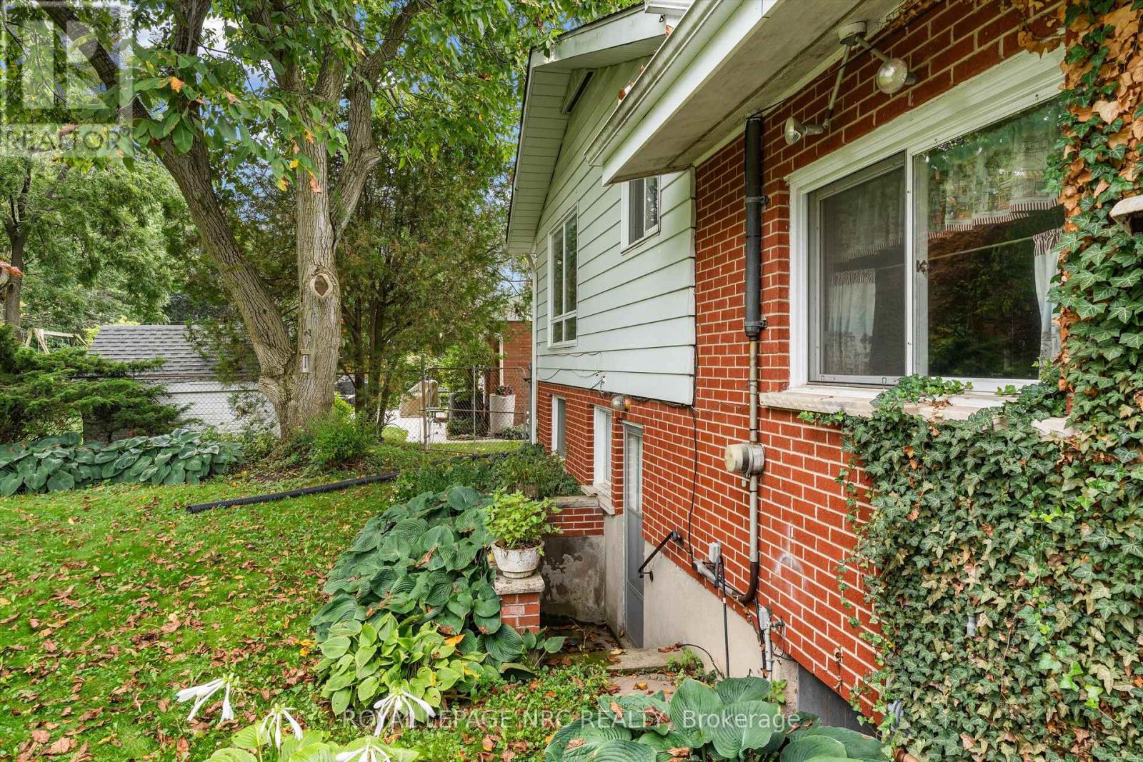 21 Parklane Crescent, St. Catharines, Ontario  L2T 3T9 - Photo 38 - X13752390