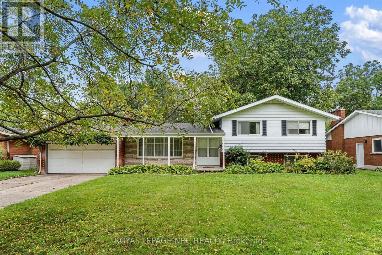 21 Parklane Crescent, St. Catharines, Ontario  L2T 3T9 - Photo 4 - X13752390