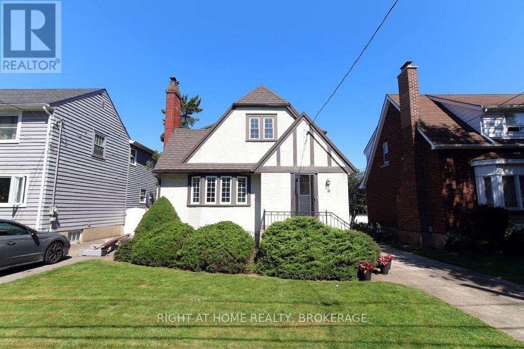 31 Stuart Avenue, St. Catharines, Ontario  L2R 1M8 - Photo 3 - X13752872