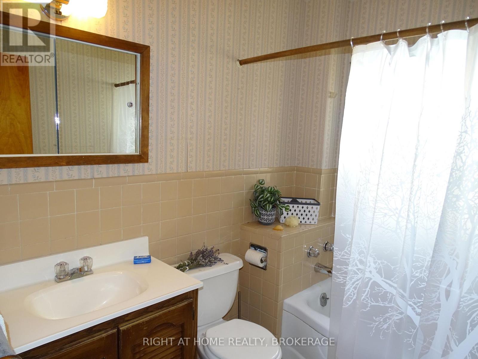 31 Stuart Avenue, St. Catharines, Ontario  L2R 1M8 - Photo 38 - X13752872