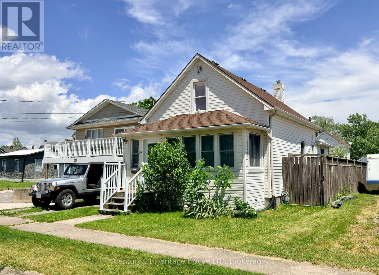 19 SANTONE AVENUE, Welland, Ontario