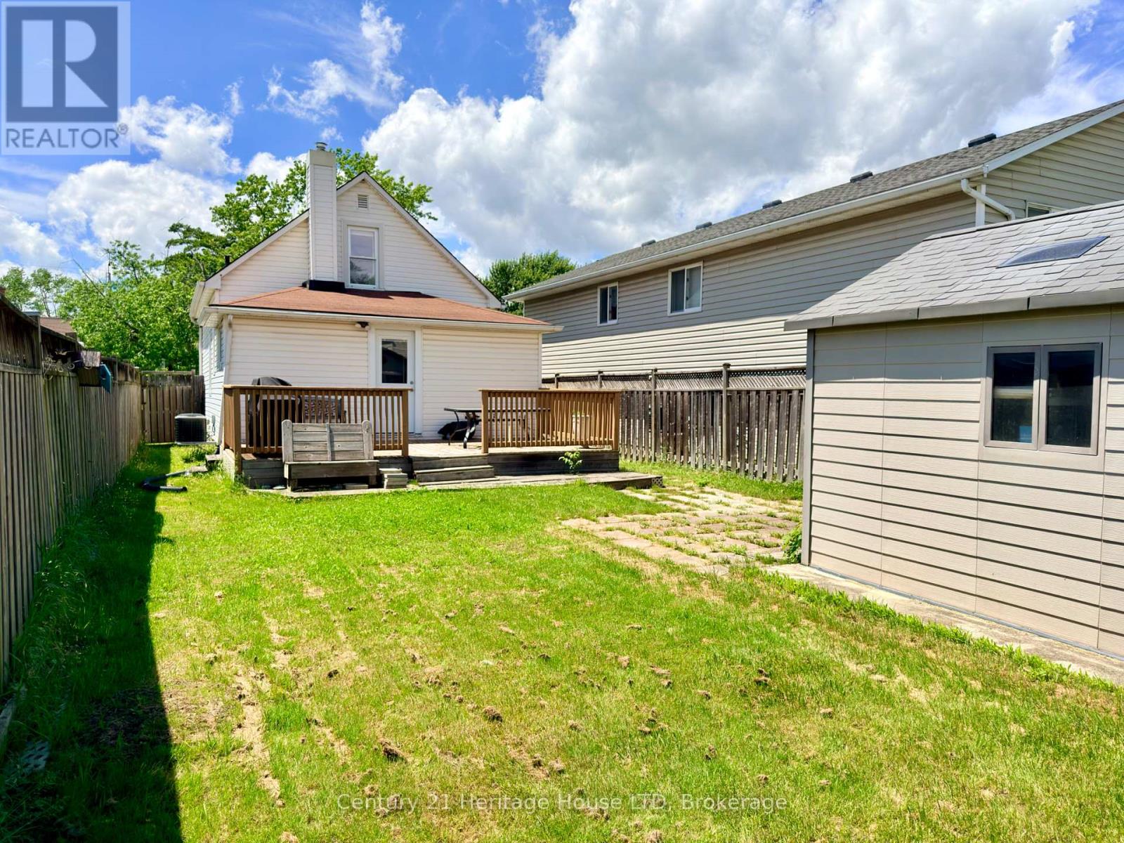 19 Santone Avenue, Welland, Ontario  L3C 2J5 - Photo 3 - X13753368