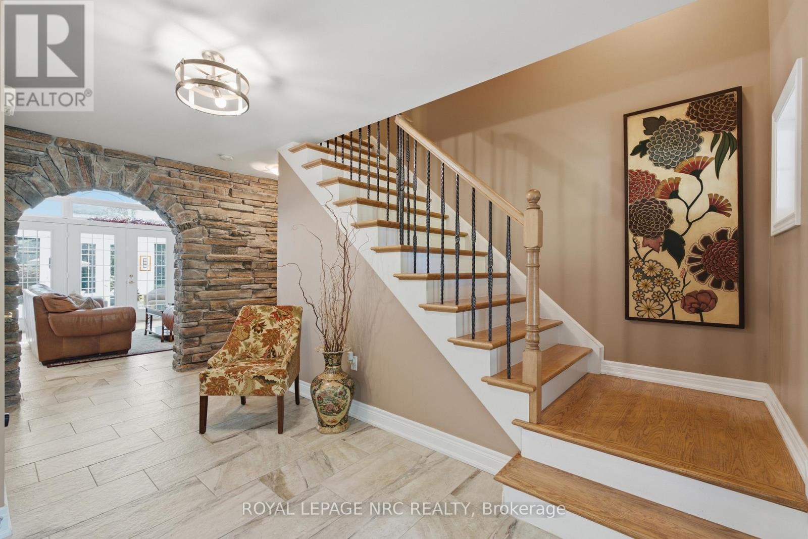 40 Harmony Drive, Niagara-On-The-Lake, Ontario  L0S 1J0 - Photo 3 - X13755570