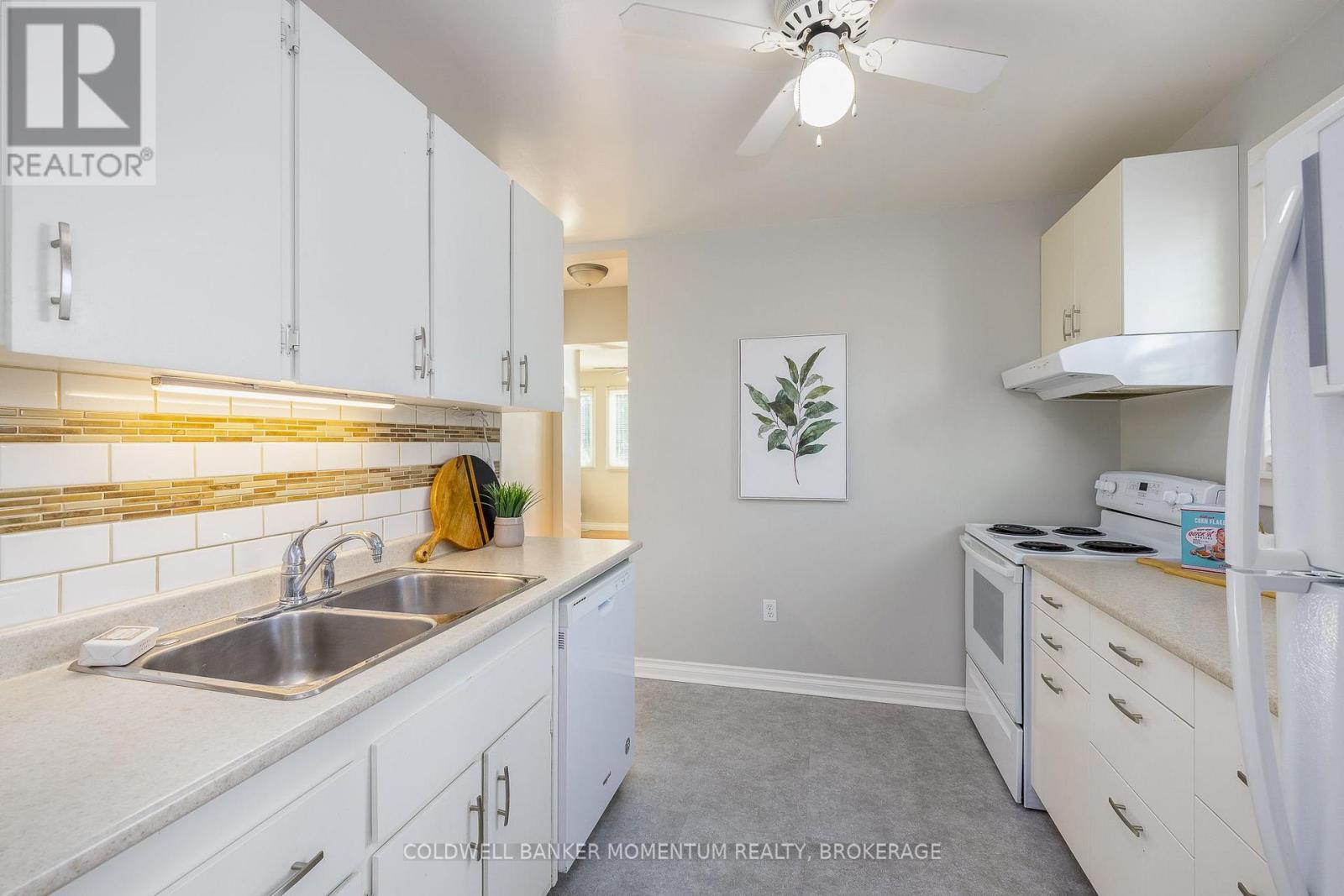 13 Princess Street, St. Catharines, Ontario  L2P 2P8 - Photo 3 - X13757154