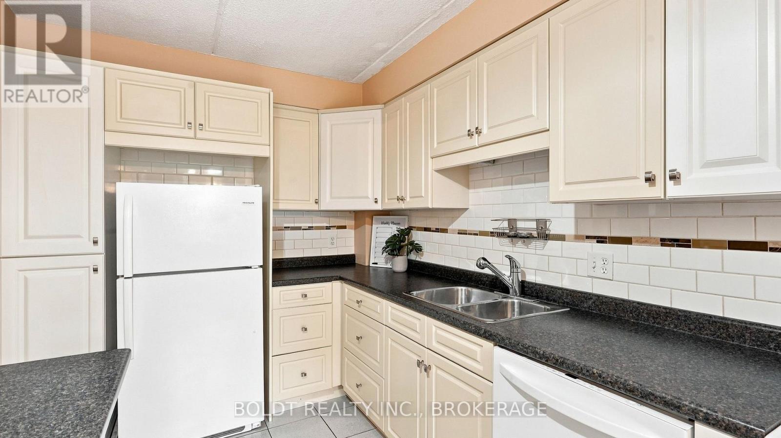110 - 6 Westlake Lane, St. Catharines, Ontario  L2N 5S3 - Photo 11 - X13758262
