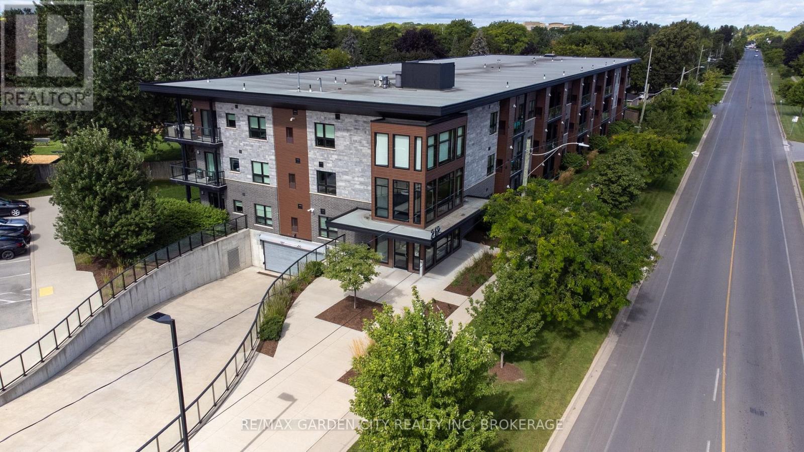 303 - 212 Lakeport Road, St. Catharines, Ontario  L2N 0B4 - Photo 2 - X13758452