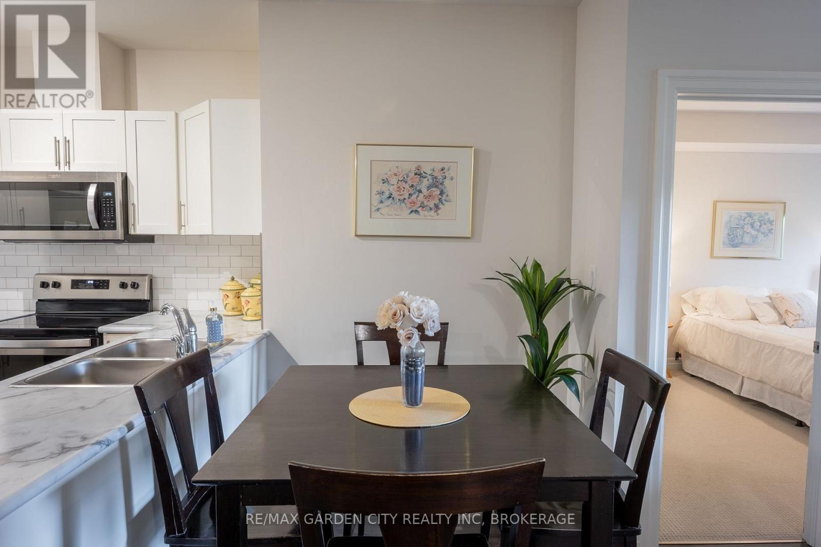 303 - 212 Lakeport Road, St. Catharines, Ontario  L2N 0B4 - Photo 8 - X13758452
