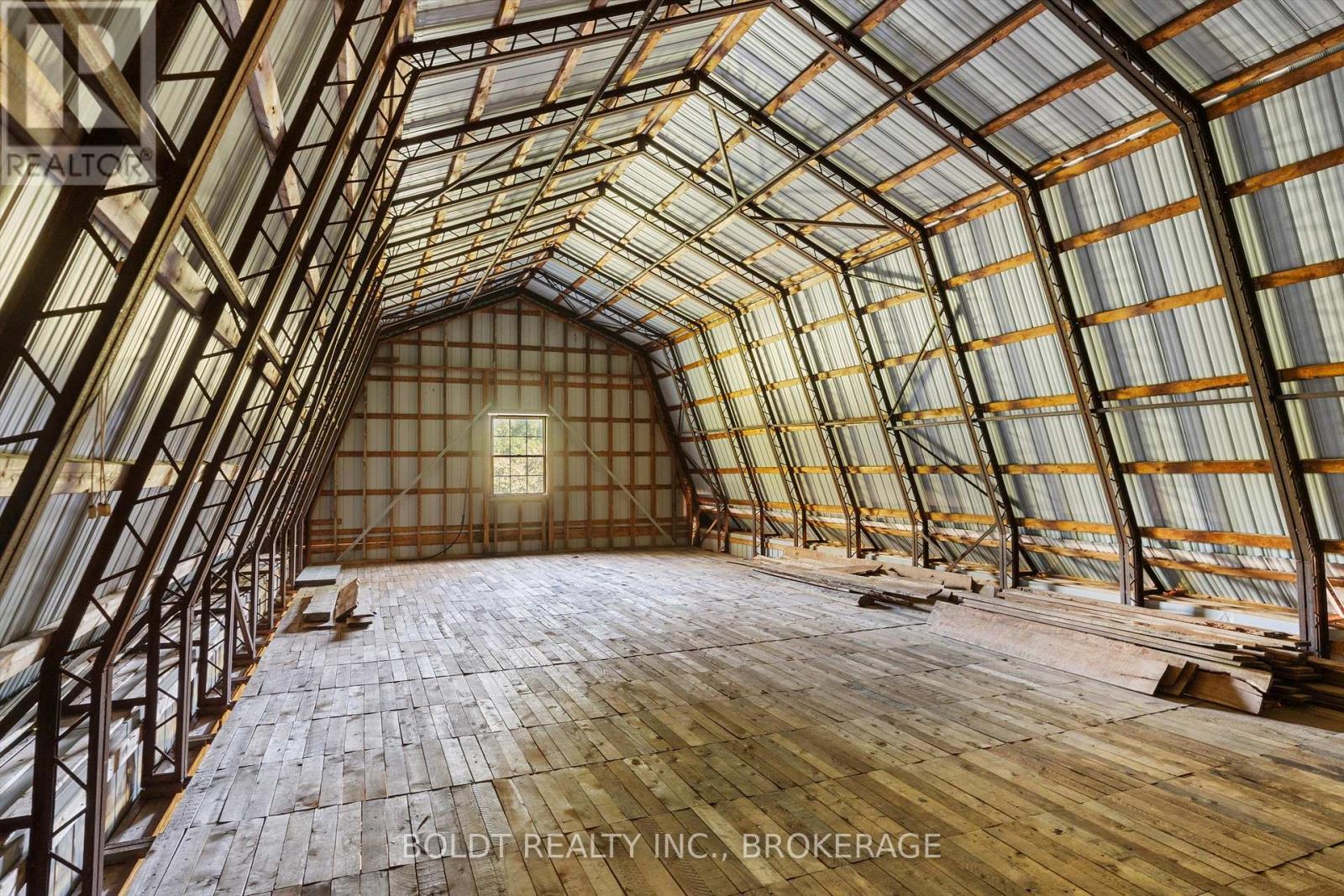 326 Lakeshore Road, Niagara-On-The-Lake, Ontario  L0S 1J0 - Photo 2 - X13759312
