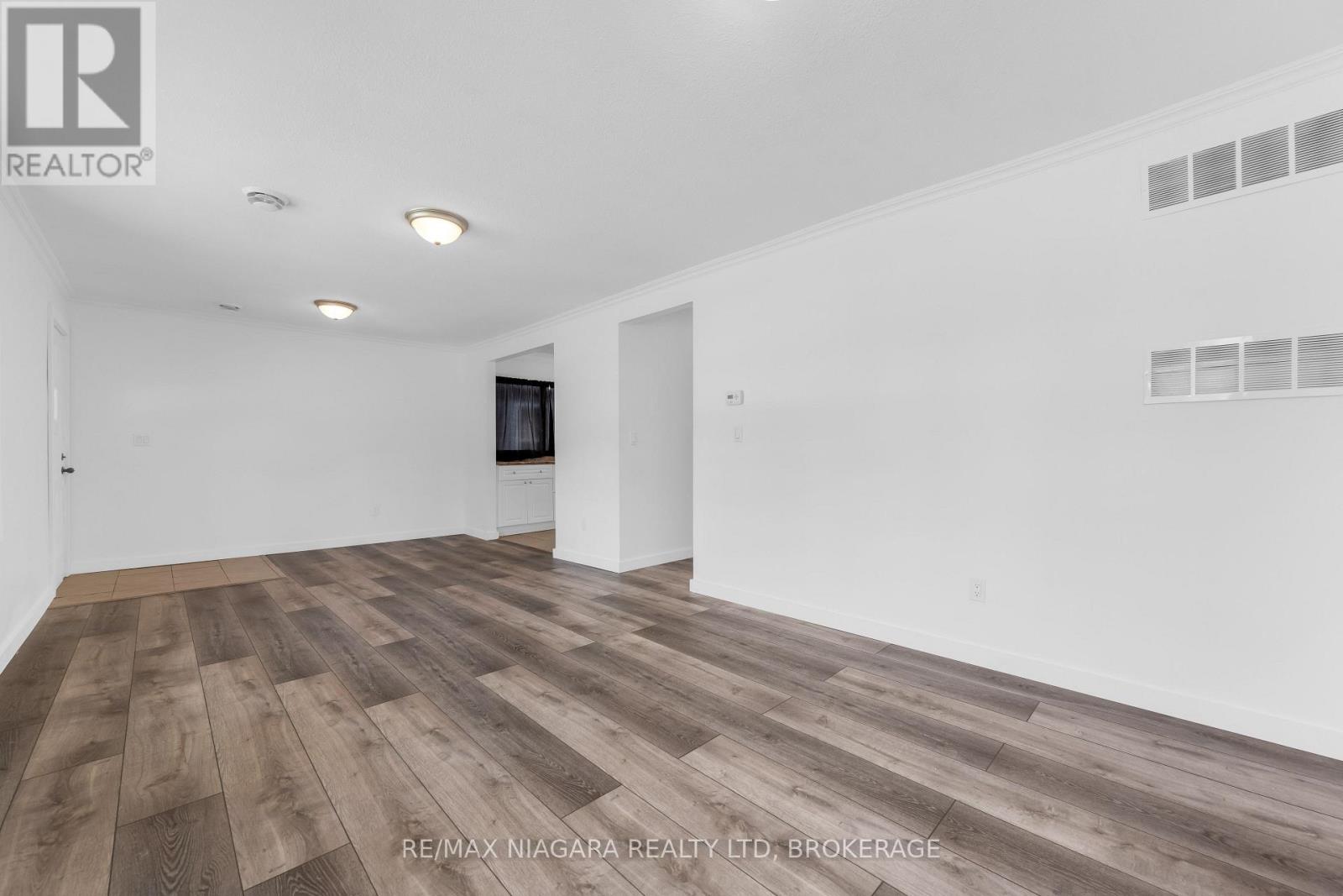 5416 Hamilton Street, Niagara Falls, Ontario  L2E 2W6 - Photo 7 - X13760210