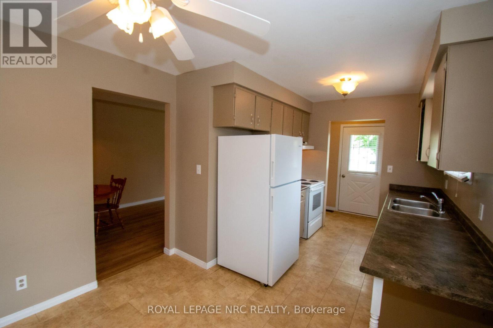 70 Oxford Street, St. Catharines, Ontario  L2P 3T6 - Photo 15 - X13761270