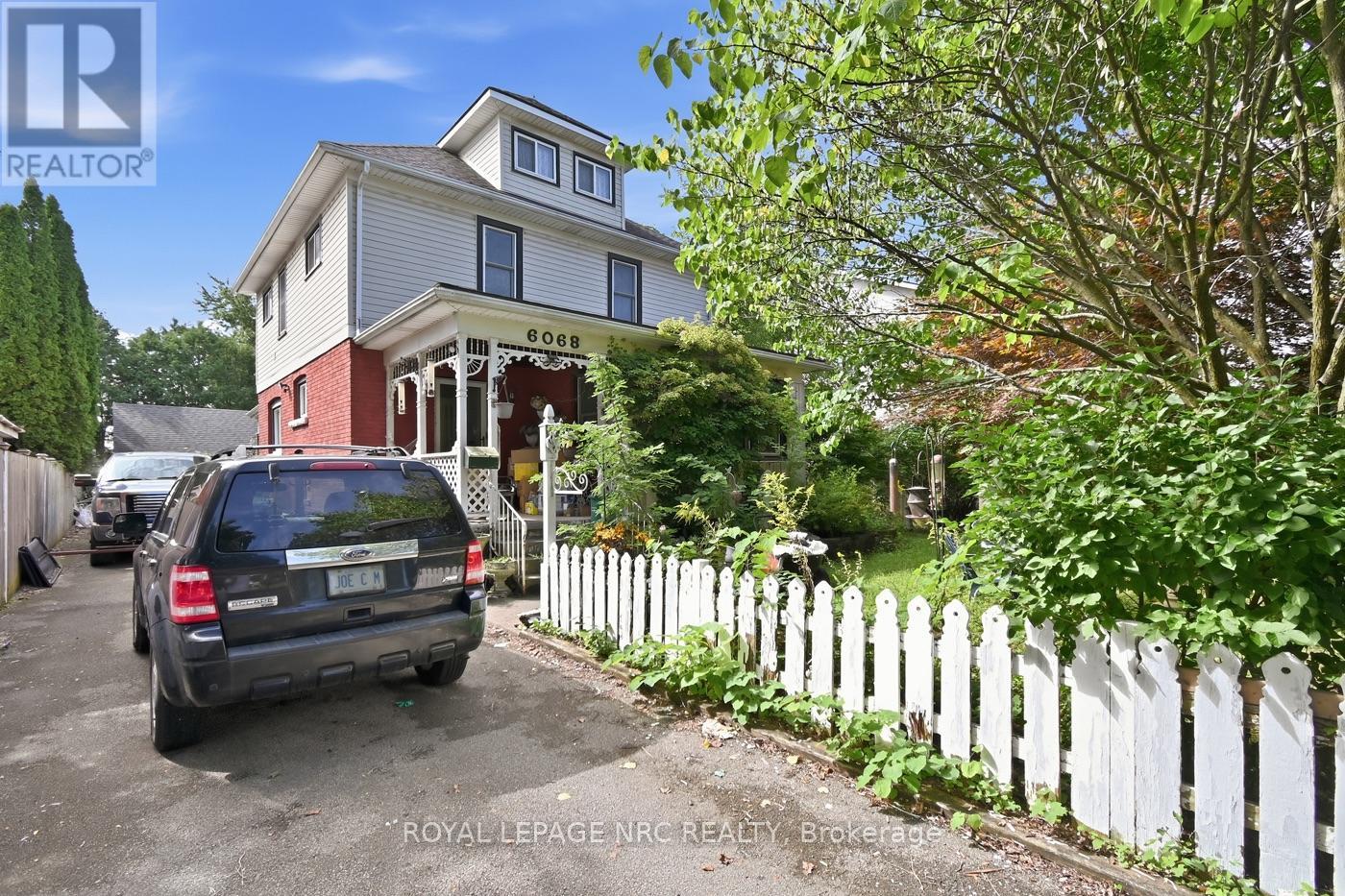 6068 DIXON STREET, Niagara Falls, Ontario