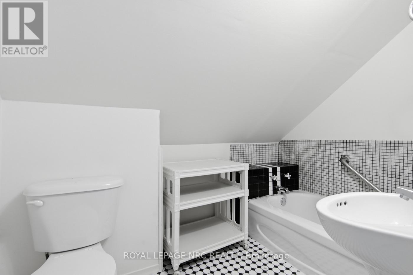 6068 Dixon Street, Niagara Falls, Ontario  L2G 2L5 - Photo 19 - X13761940