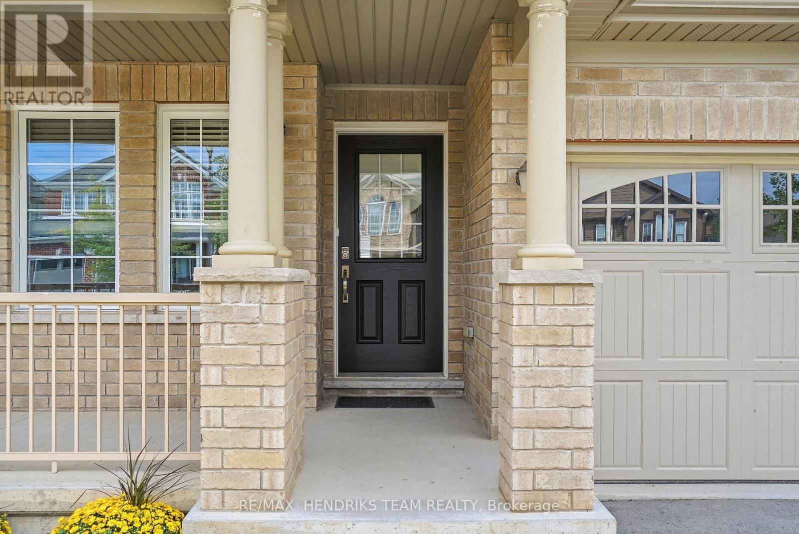 12 Riley Avenue, Pelham, Ontario  L3B 5N5 - Photo 2 - X13762382