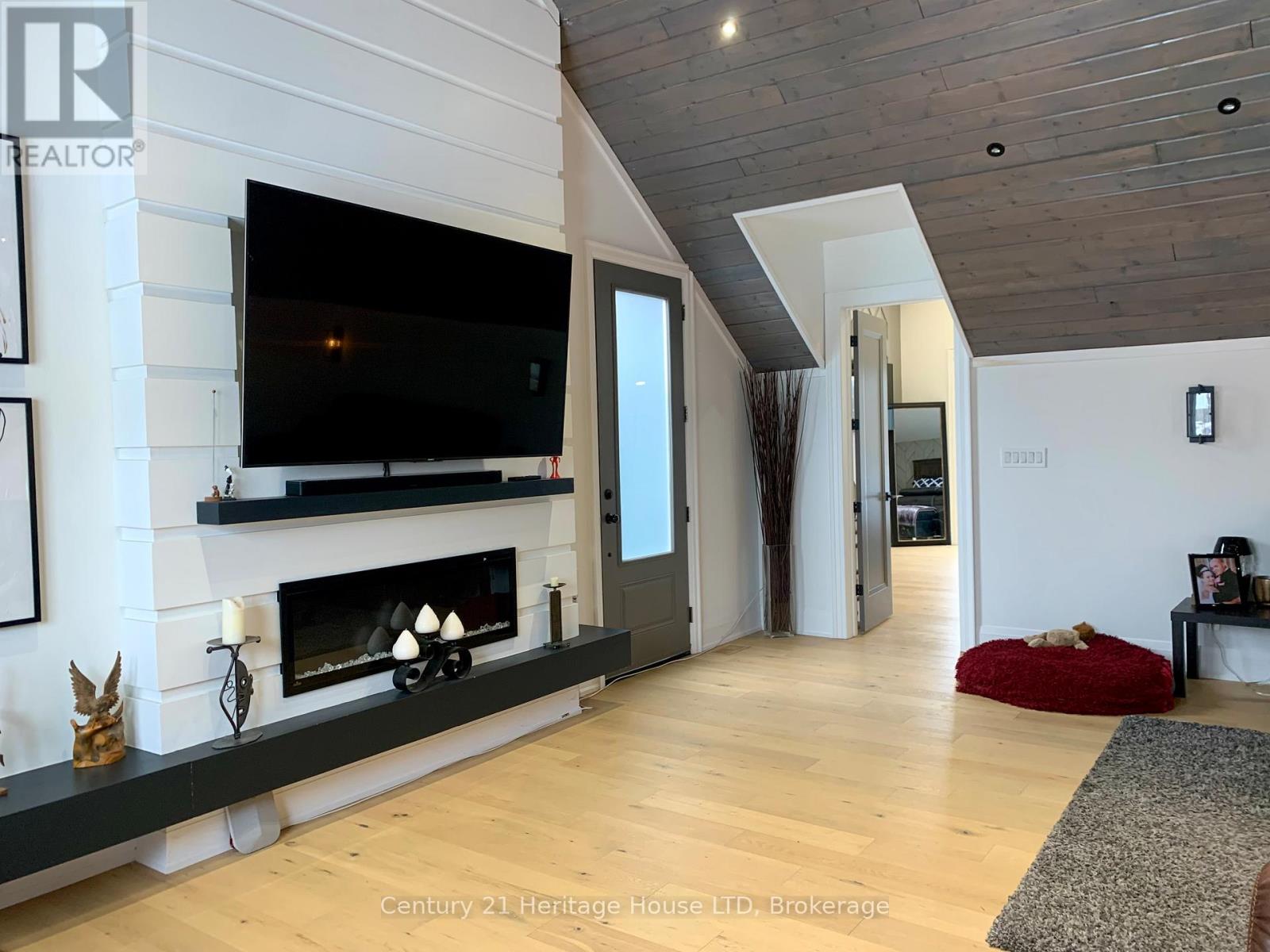 9785 Niagara River Parkway, Niagara Falls, Ontario  L2E 6S6 - Photo 25 - X13762680