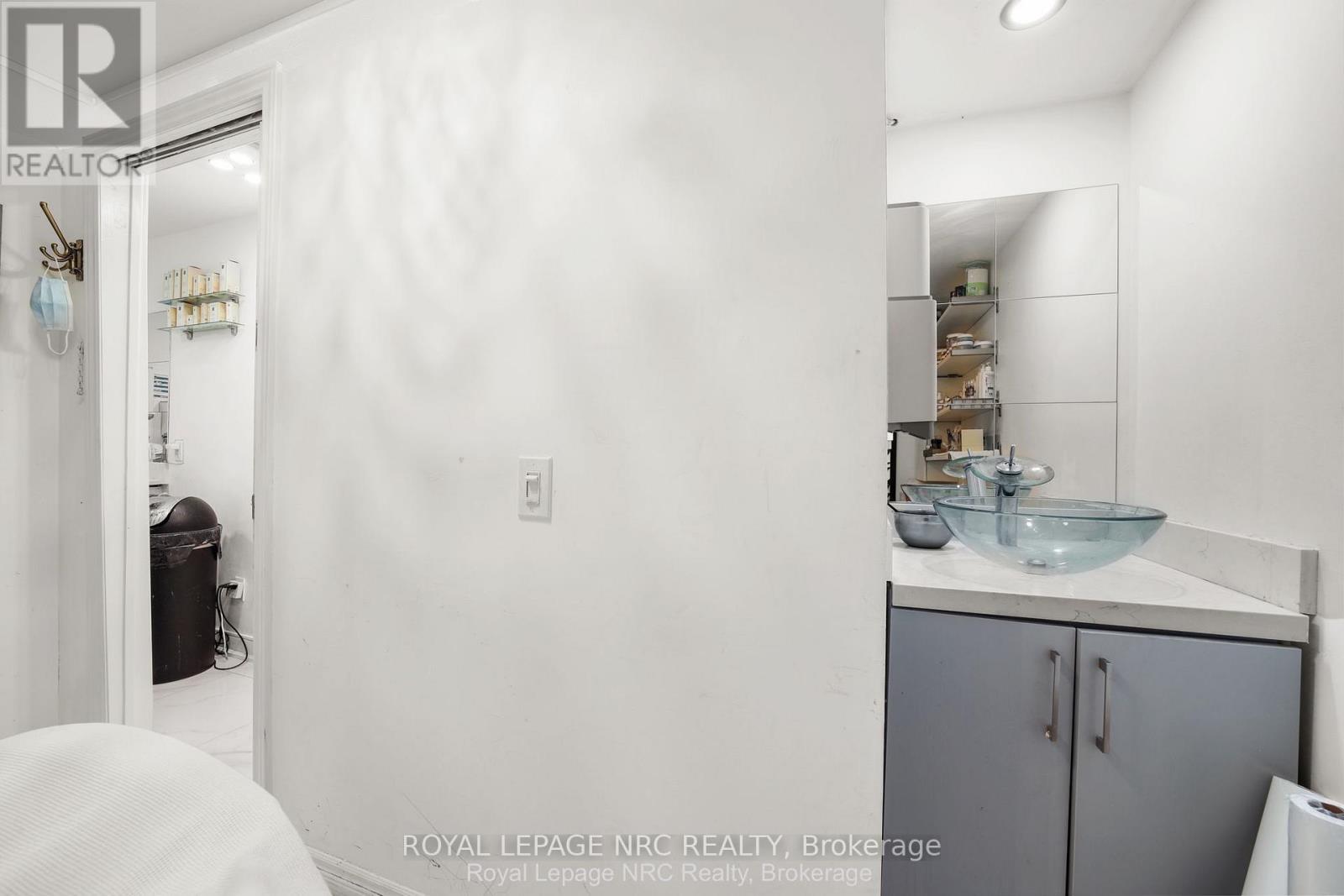 559 Lakeshore Road E, Mississauga, Ontario  L5G 0A8 - Photo 13 - W13763086