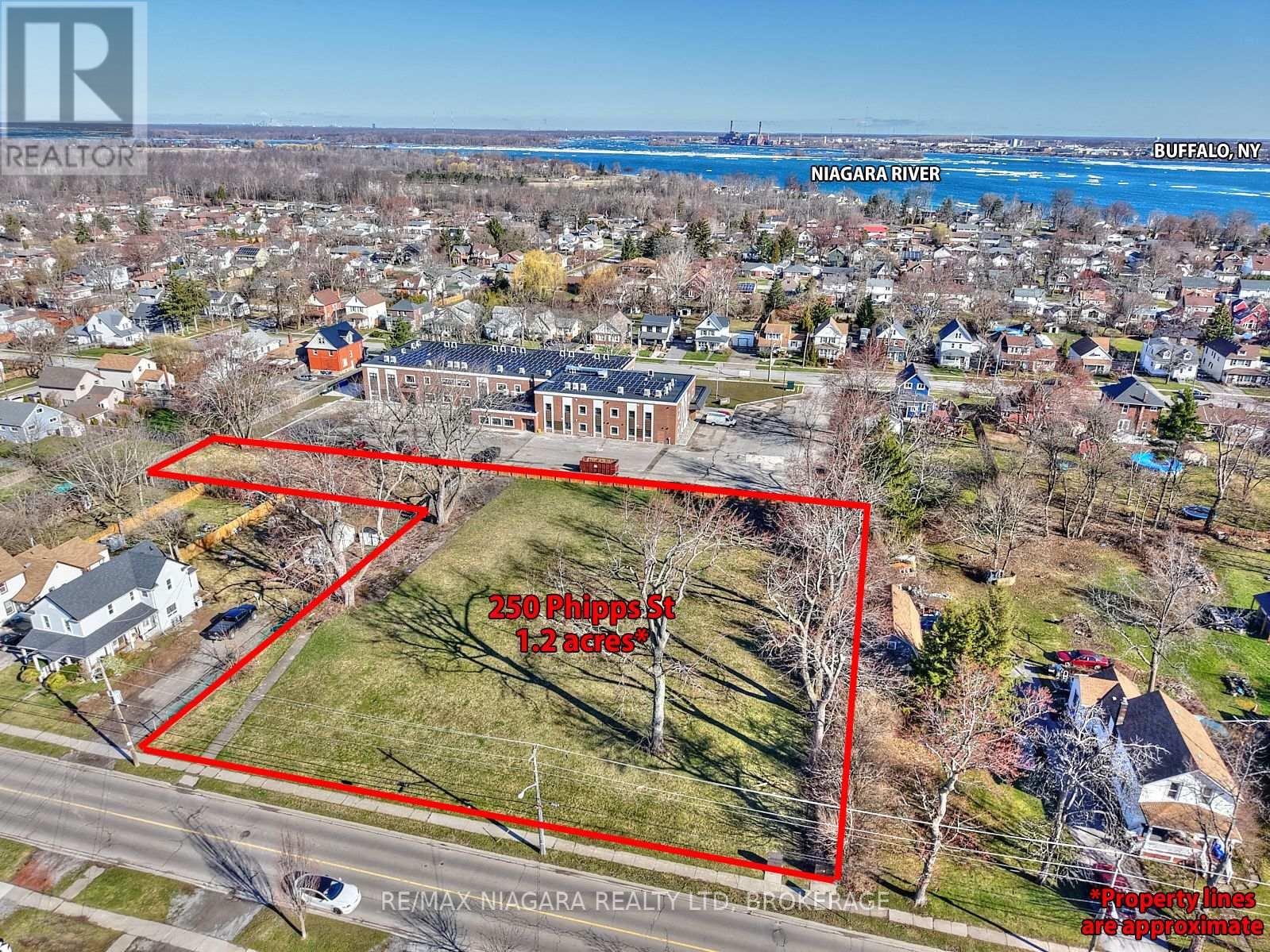 250 Phipps Street, Fort Erie, Ontario  L2A 2V5 - Photo 2 - X13763076