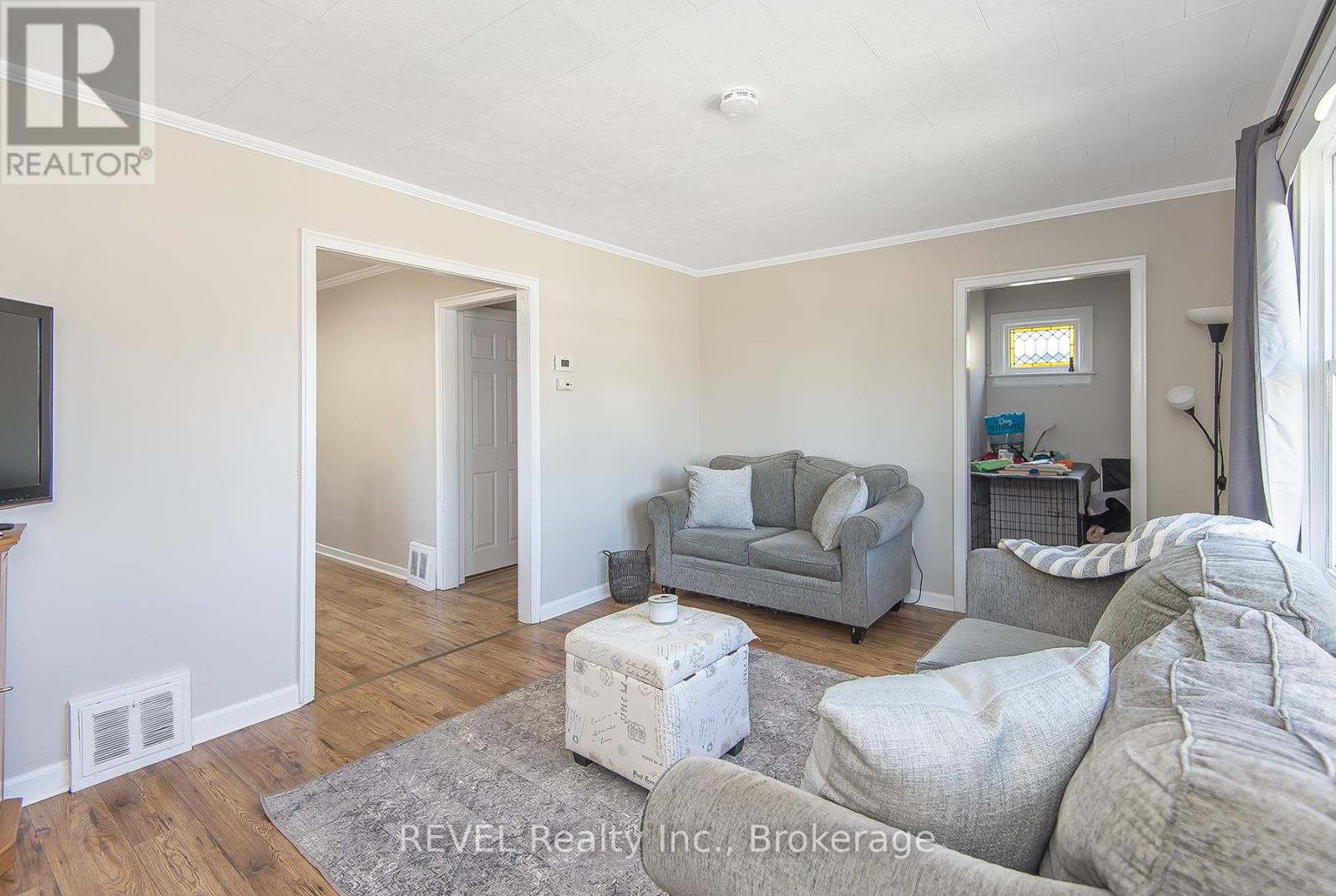 12 Garnet Street, St. Catharines, Ontario  L2M 5E5 - Photo 5 - X13763486