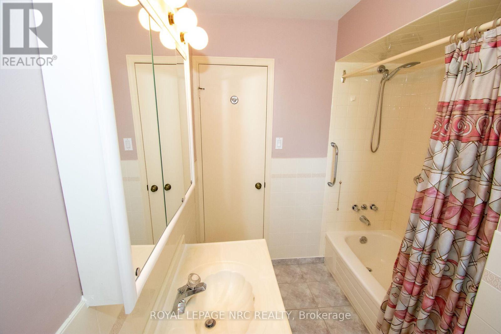 7 Dolly Circle, St. Catharines, Ontario  L2P 3T2 - Photo 26 - X13763752